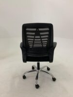 ⁦كرسى ظهر وسط شبك اسود - موديل CH V1043 B - يدات ثابتة - نجمة معدن⁩ - الصورة ⁦3⁩