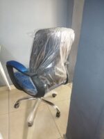 ⁦كرسى مدير ظهر وسط شبك ازرق - موديل CH Bob B - يدات ثابتة - نجمة معدن⁩ - الصورة ⁦5⁩