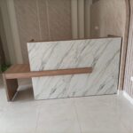 ⁦كاونتر استقبال 240 سم موديل Pilates مقاس 240 * 60 * 110 سم⁩ - الصورة ⁦3⁩