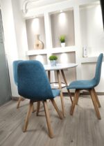 ⁦ترابيزة طعام / كافيتريا - Mak- Table 80cm- تستند على 3 أرجل خشب زان⁩ - الصورة ⁦2⁩