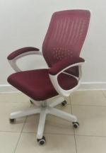 ⁦كرسى ظهر وسط شبك - فريم ابيض- موديل Bob B - يدات ثابتة تنجيد - نجمة بلاستيك ابيض⁩ - الصورة ⁦3⁩