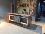 ⁦مكتب مدير 180 سم موديل Desk مقاس 180 * 160 * 75 سم شامل سايد جانبي بالادراج⁩ - الصورة ⁦2⁩