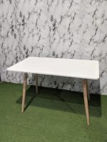 ⁦ترابيزة طعام / كافيتريا -  D-Table 140 * 80 cm - تستند على 4 أرجل خشب زان - بدون الكراسي⁩ - الصورة ⁦5⁩