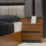 ⁦غرفة نوم Bedroom -10 مكونة من 5 قطع - سرير خشب + دولاب + 2 كمود + تسريحة بالمراية⁩ - الصورة ⁦4⁩