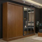 ⁦غرفة نوم Bedroom -10 مكونة من 5 قطع - سرير خشب + دولاب + 2 كمود + تسريحة بالمراية⁩ - الصورة ⁦2⁩