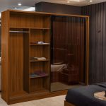 ⁦غرفة نوم Bedroom -11 مكونة من 5 قطع - سرير خشب + دولاب + 2 كمود + تسريحة بالمراية⁩ - الصورة ⁦4⁩
