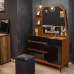 ⁦غرفة نوم Bedroom -11 مكونة من 5 قطع - سرير خشب + دولاب + 2 كمود + تسريحة بالمراية⁩ - الصورة ⁦5⁩