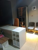 ⁦مكتب مقاس 140 * 60 * 75 سم شامل 2 درج + ضلفة + ارفف امامية ديكورية⁩ - الصورة ⁦16⁩